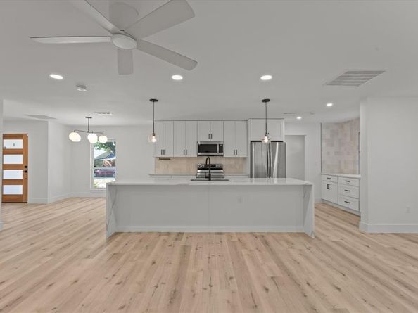 15655  Regal Hill Circle , Dallas Texas 75248