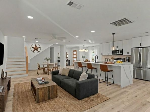 15655  Regal Hill Circle , Dallas Texas 75248