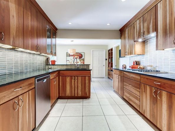 237  Woodcrest Drive , Richardson Texas 75080