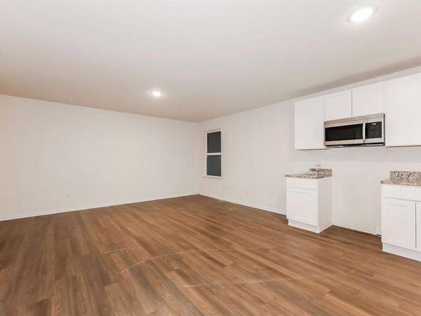 2213  Dillard Street , Fort Worth Texas 76105