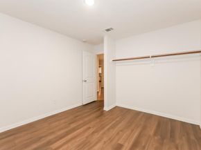 2213  Dillard Street , Fort Worth Texas 76105