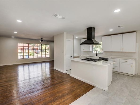 2622  Wynnewood Drive , Dallas Texas 75224