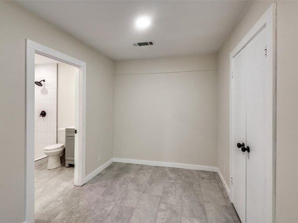 2622  Wynnewood Drive , Dallas Texas 75224