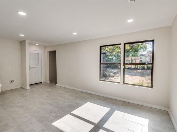 2622  Wynnewood Drive , Dallas Texas 75224