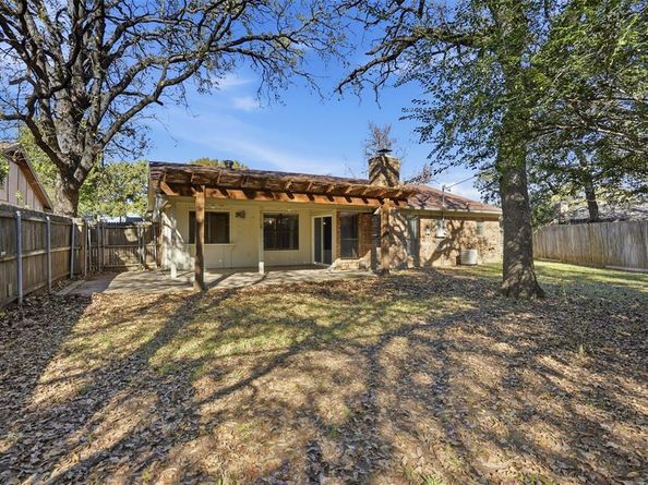 3906  Cedarwood Court , Arlington Texas 76017