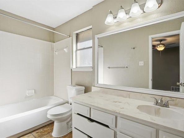 3906  Cedarwood Court , Arlington Texas 76017