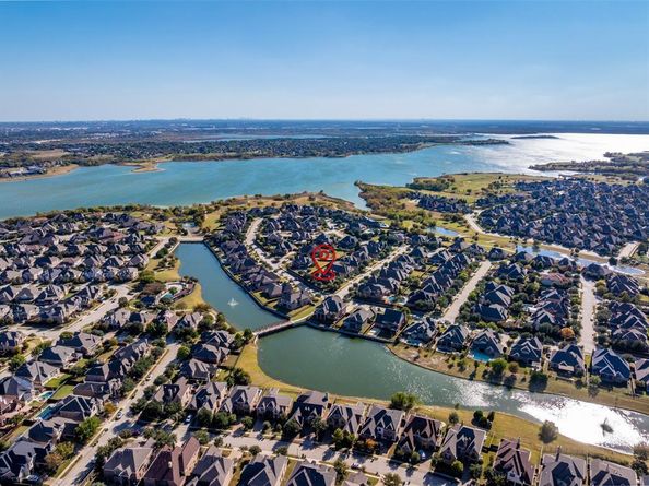 7625  Blackburn  , The Colony Texas 75056