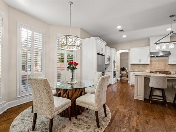 7625  Blackburn  , The Colony Texas 75056