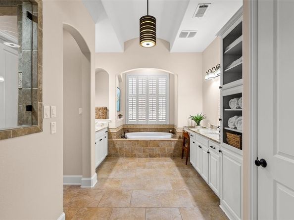 7625  Blackburn  , The Colony Texas 75056