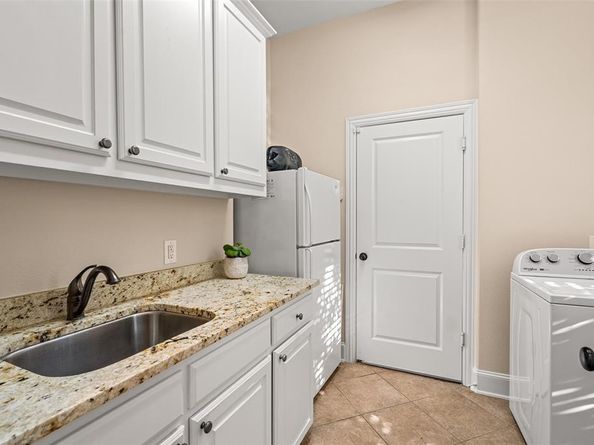 7625  Blackburn  , The Colony Texas 75056