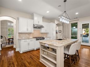 7625  Blackburn  , The Colony Texas 75056