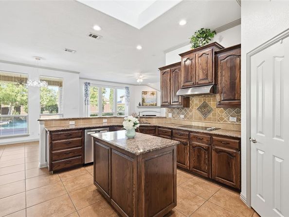 2701  Los Gatos Lane , Fort Worth Texas 76131