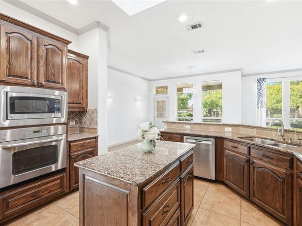 2701  Los Gatos Lane , Fort Worth Texas 76131