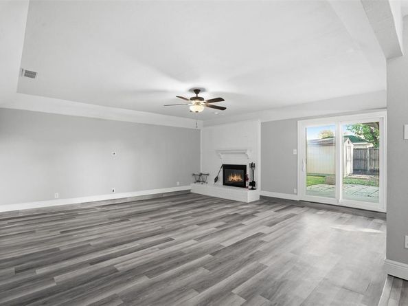 2217  Honey Creek Lane , Arlington Texas 76006