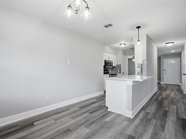 2217  Honey Creek Lane , Arlington Texas 76006