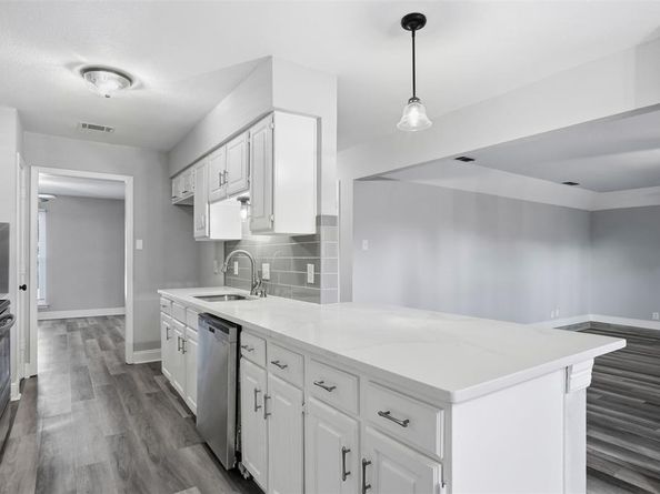 2217  Honey Creek Lane , Arlington Texas 76006