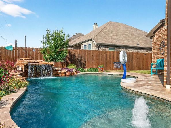 289  Hilltop Drive , Justin Texas 76247