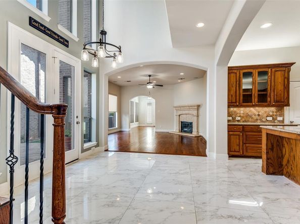 818  La Cima  , Irving Texas 75039