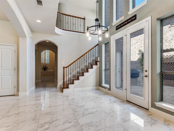 818  La Cima  , Irving Texas 75039