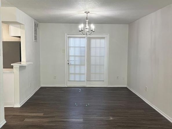 9524  Military Parkway  14003, Dallas Texas 75227