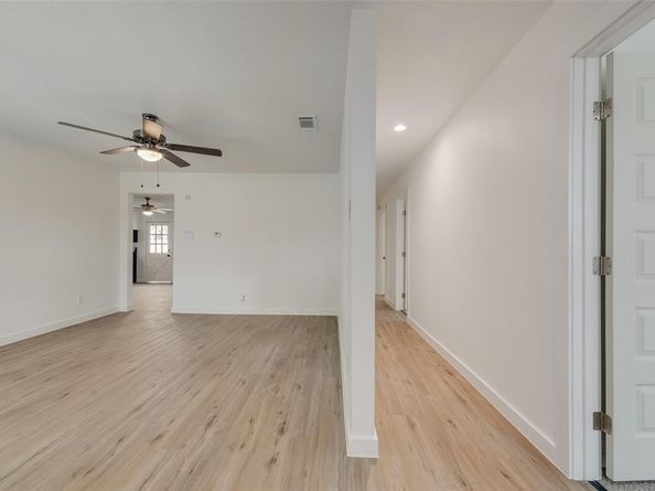 310  Old Mill Lane , Dallas Texas 75107