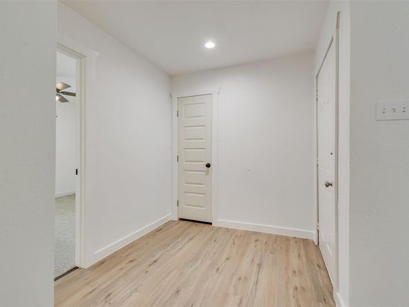 310  Old Mill Lane , Dallas Texas 75107