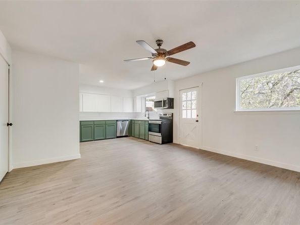 310  Old Mill Lane , Dallas Texas 75107