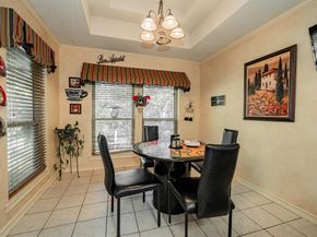 537  Ten Mile Drive , DeSoto Texas 75115