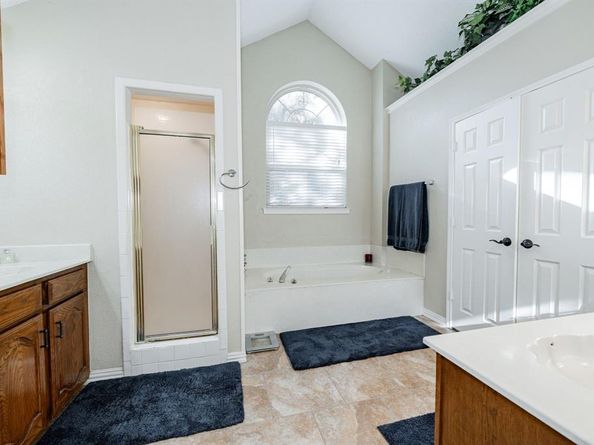 537  Ten Mile Drive , DeSoto Texas 75115