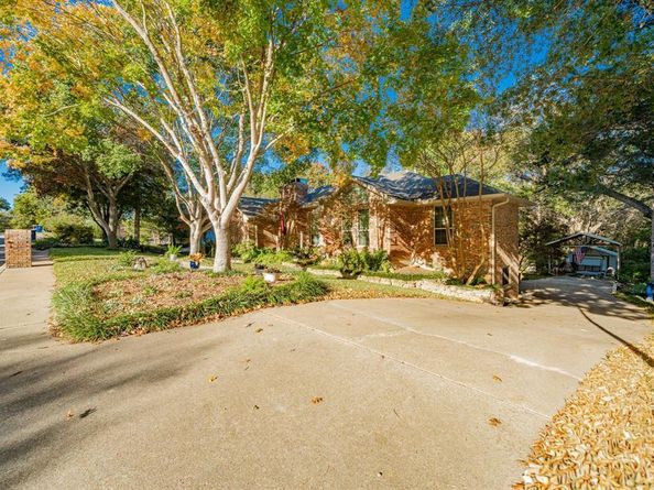 537  Ten Mile Drive , DeSoto Texas 75115