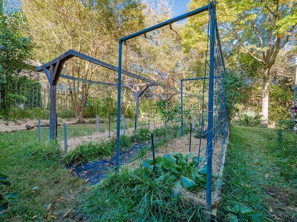 537  Ten Mile Drive , DeSoto Texas 75115