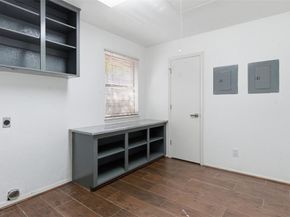 2201  Mistletoe Boulevard , Fort Worth Texas 76110