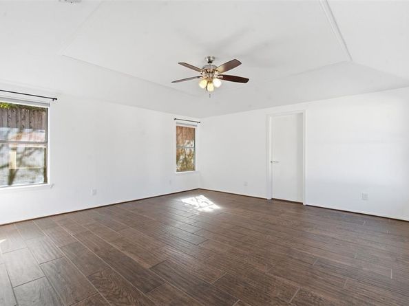 2201  Mistletoe Boulevard , Fort Worth Texas 76110