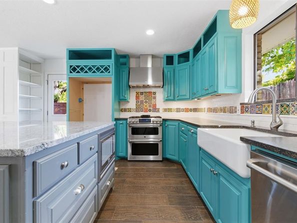 2201  Mistletoe Boulevard , Fort Worth Texas 76110