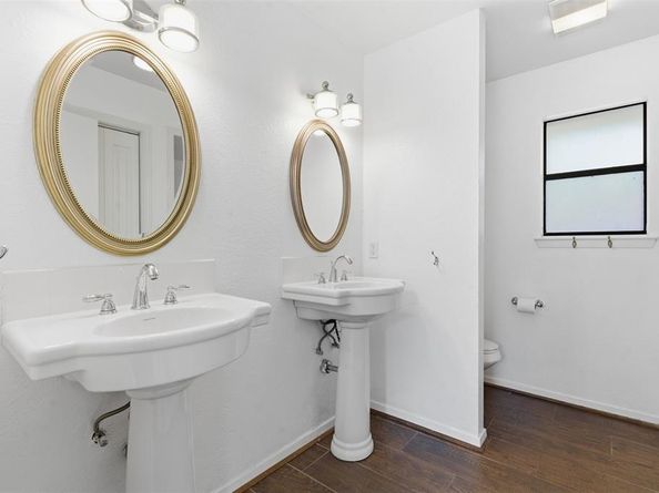 2201  Mistletoe Boulevard , Fort Worth Texas 76110