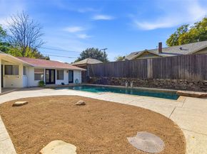 2201  Mistletoe Boulevard , Fort Worth Texas 76110