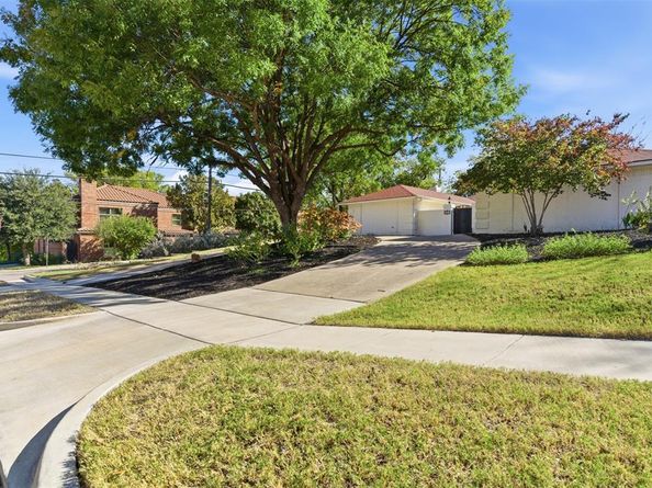 2201  Mistletoe Boulevard , Fort Worth Texas 76110