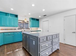 2201  Mistletoe Boulevard , Fort Worth Texas 76110