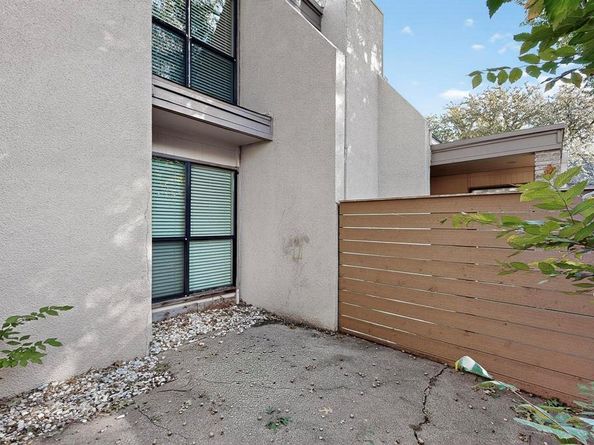 3045  Park Lane  1056, Dallas Texas 75220