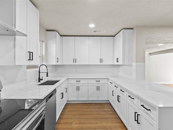 400  Ann Street , Garland Texas 75040