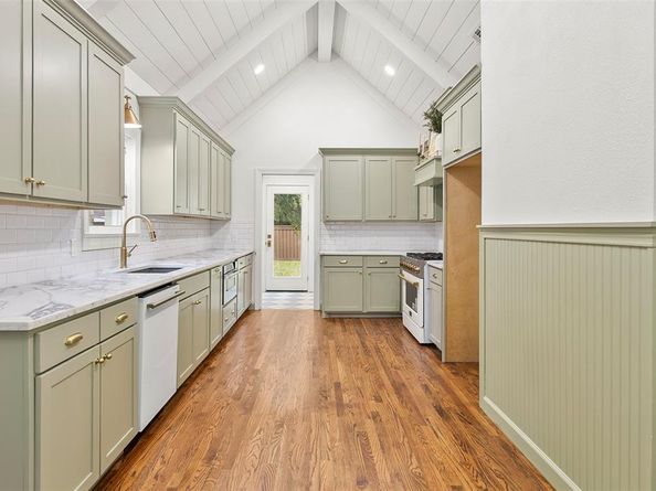 2301  Stanley Avenue , Fort Worth Texas 76110