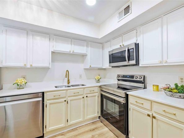 2310  Balsam Drive  B106, Arlington Texas 76006