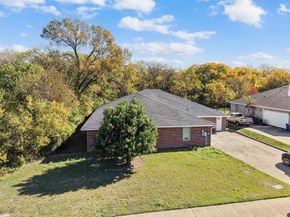 136 N Polk Street , DeSoto Texas 75116