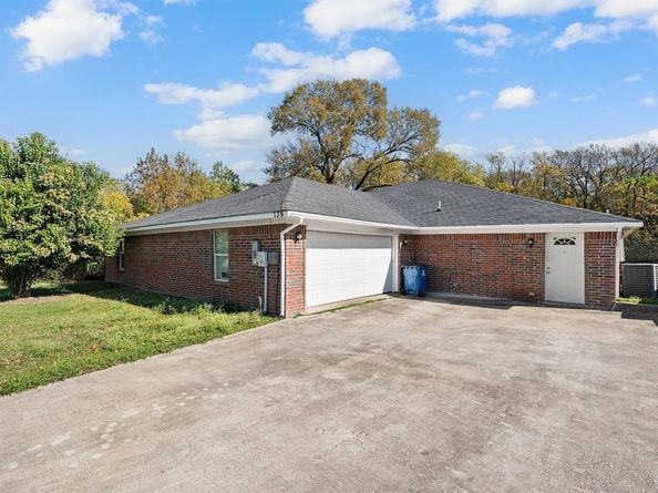 136 N Polk Street , DeSoto Texas 75116