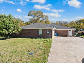 136 N Polk Street , DeSoto Texas 75116