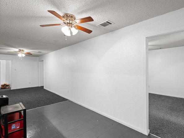 136 N Polk Street , DeSoto Texas 75116