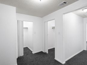 136 N Polk Street , DeSoto Texas 75116