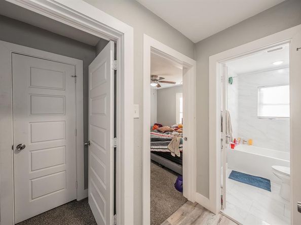 319  Avenue H  , Dallas Texas 75203