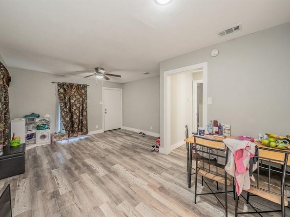 319  Avenue H  , Dallas Texas 75203