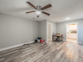 319  Avenue H  , Dallas Texas 75203